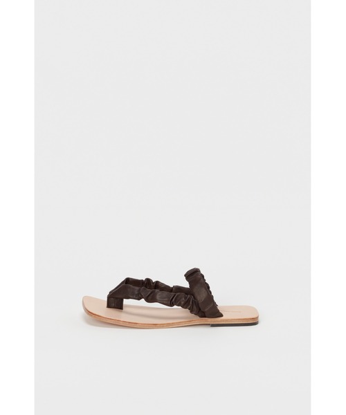 Hender Scheme（エンダースキーマ）の「shirring thong（サンダル・レディース・ブラック/レッド・1/2/4/5）」の7枚目の写真