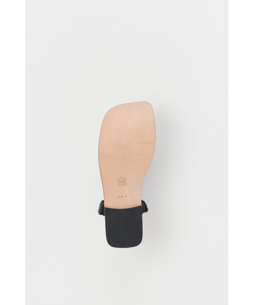 Hender Scheme（エンダースキーマ）の「shirring thong（サンダル・レディース・ブラック/レッド・1/2/4/5）」の14枚目の写真