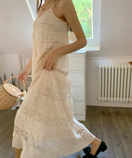 by muni:r（バイ ムニール）の「バカンスレースロングワンピース（ワンピース・レディース・ブラック/アイボリー・FREE）」の15枚目の写真