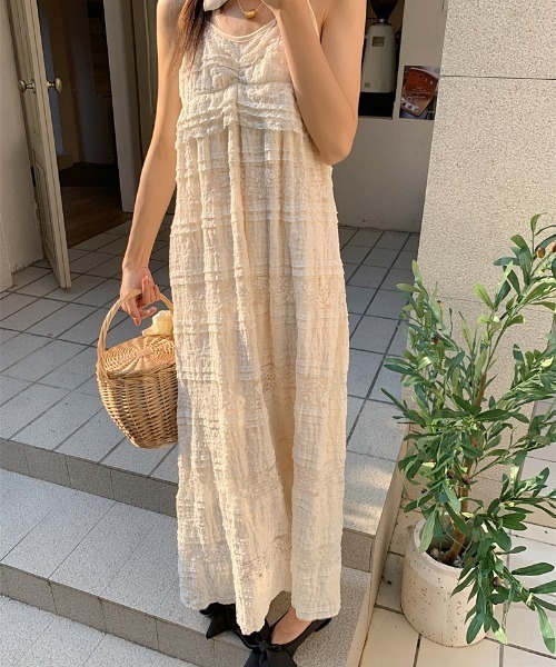 by muni:r（バイ ムニール）の「バカンスレースロングワンピース（ワンピース・レディース・ブラック/アイボリー・FREE）」の16枚目の写真