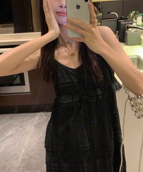 by muni:r（バイ ムニール）の「バカンスレースロングワンピース（ワンピース・レディース・ブラック/アイボリー・FREE）」の8枚目の写真