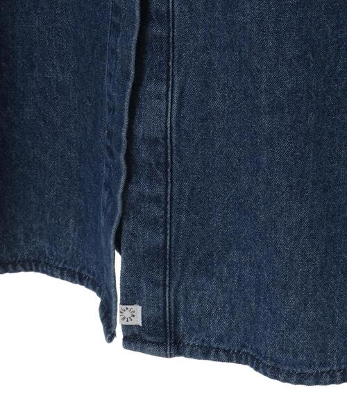 SOMETHING（サムシング）の「【SOMETHING "MELROSE CLAIRE 20周年別注" デニムシャツワンピース】（シャツワンピース・レディース・ブルー/ブラック・FREE）」の7枚目の写真