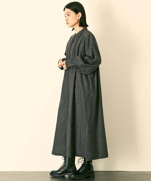SOMETHING（サムシング）の「【SOMETHING "MELROSE CLAIRE 20周年別注" デニムシャツワンピース】（シャツワンピース・レディース・ブルー/ブラック・FREE）」の9枚目の写真