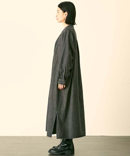 SOMETHING（サムシング）の「【SOMETHING "MELROSE CLAIRE 20周年別注" デニムシャツワンピース】（シャツワンピース・レディース・ブルー/ブラック・FREE）」の12枚目の写真