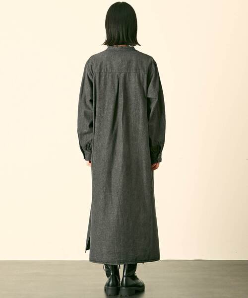 SOMETHING（サムシング）の「【SOMETHING "MELROSE CLAIRE 20周年別注" デニムシャツワンピース】（シャツワンピース・レディース・ブルー/ブラック・FREE）」の13枚目の写真