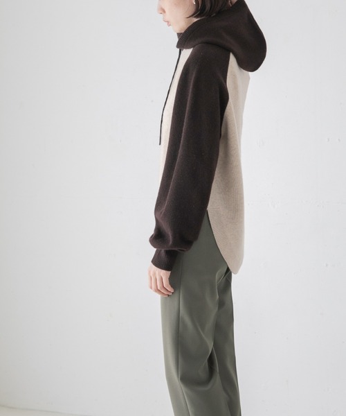 yuw（ユウ）の「Ｗカシミヤバラクラバ　294798（マフラー・レディース・ブラウン/レッド/ブルー/ブラック系その他/グレー・FREE）」の19枚目の写真