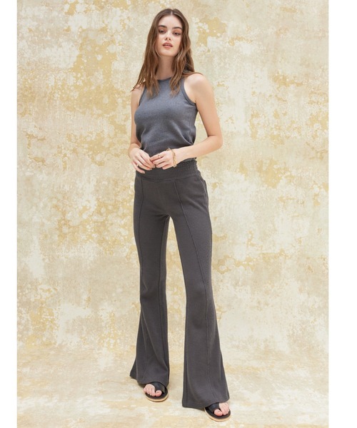 ALEXIA STAM(アリシアスタン)の「Cozy Flare Pants/コージーフレアパンツ(その他パンツ・レディース・アイボリー/チャコールグレー/カーキ・S/M)」の2枚目の写真