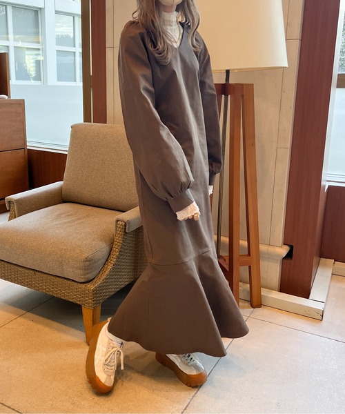 Ambre Ciel(アンブルシエル)の「美シルエット◎ボリュームマーメイドワンピース/【WEB/EC限定商品】(ワンピース・レディース・ダークブラウン/アイボリー/ブラック・FREE)」の3枚目の写真