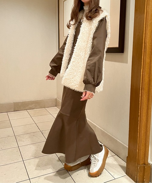 Ambre Ciel(アンブルシエル)の「美シルエット◎ボリュームマーメイドワンピース/【WEB/EC限定商品】(ワンピース・レディース・ダークブラウン/アイボリー/ブラック・FREE)」の11枚目の写真