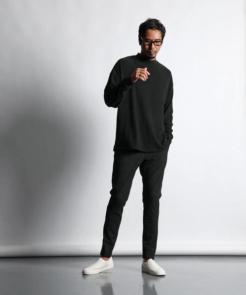 The DUFFER of ST.GEORGE（ザダファーオブセントジョージ）の「【WEB限定アイテム】SMOOTH MOCK NECK TEE：モックネック ロンT ハイネックTシャツ（Tシャツ/カットソー・メンズ・グレー/ブラック・SMALL/MEDIUM/LARGE/X-LARGE）」の8枚目の写真