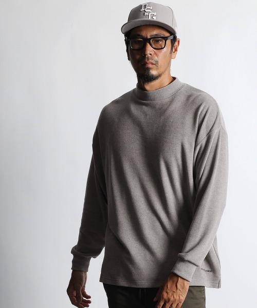 The DUFFER of ST.GEORGE（ザダファーオブセントジョージ）の「【WEB限定アイテム】SMOOTH MOCK NECK TEE：モックネック ロンT ハイネックTシャツ（Tシャツ/カットソー・メンズ・グレー/ブラック・SMALL/MEDIUM/LARGE/X-LARGE）」の11枚目の写真