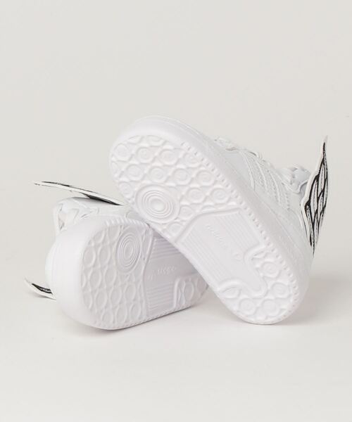 adidas（アディダス）の「JS NEW WINGS KIDS （13.5-16cm）　GY1848（スニーカー・キッズ・ホワイト・16/12/15 /14/13）」の2枚目の写真