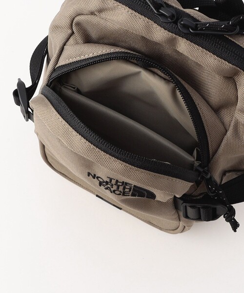 THE NORTH FACE（ザノースフェイス）の「THE NORTH FACE/ザ ノース フェイス Boulder Mini Shoulder/ボルダーミニショルダー（ショルダーバッグ・レディース・ブラック/ベージュ・ONE SIZE）」の10枚目の写真