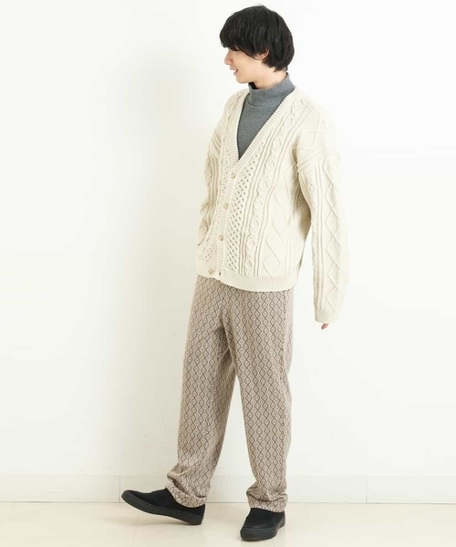 a.v.v(アーヴェヴェ)の「【ユニセックス】アランニットワイドカーディガン(カーディガン/ボレロ・メンズ・バイオレット/アイボリー/ブルー・46/48/50/44)」の8枚目の写真