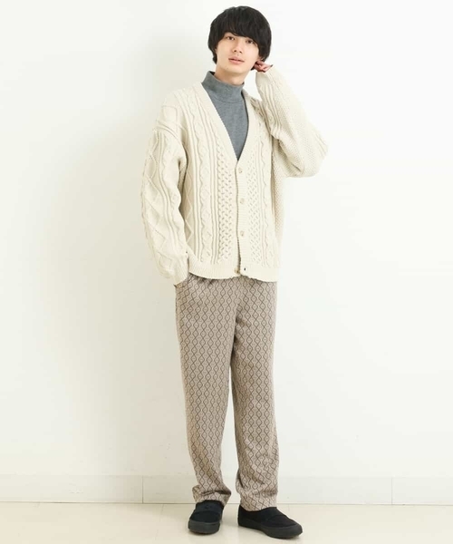 a.v.v(アーヴェヴェ)の「【ユニセックス】アランニットワイドカーディガン(カーディガン/ボレロ・メンズ・バイオレット/アイボリー/ブルー・46/48/50/44)」の9枚目の写真