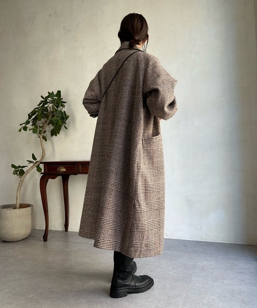 DouDou(ドゥドゥ)の「【WEB限定】チェック柄ボリューム袖ラグランコート(チェスターコート・レディース・ブラック/モカ・FREE)」の5枚目の写真