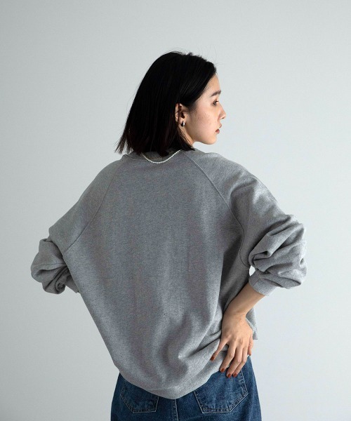 marjour（マージュール）の「UK LOGO SWEAT（スウェット・レディース・グレー/ネイビー・M）」の10枚目の写真