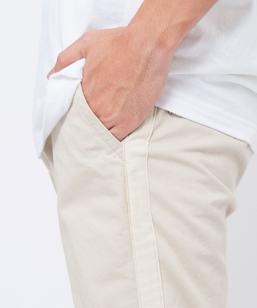 SILAS(サイラス)の「SIDE LINE CHINO PANT(MADE IN JAPAN)(その他パンツ・メンズ・ブラック/ベージュ・34inch/32inch/30inch)」の5枚目の写真
