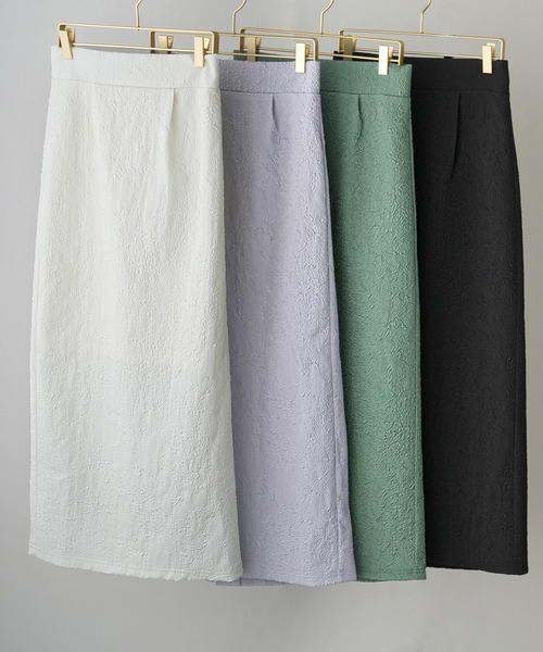 IAMUSE（アイアミューズ）の「【1枚で格上コーデの完成。】フラワーふくれジャガード ナロースカート S0886【IAMUSE】（スカート・レディース・ブラック/パープル/グリーン/アイボリー・FREE）」の17枚目の写真