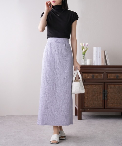 IAMUSE（アイアミューズ）の「【1枚で格上コーデの完成。】フラワーふくれジャガード ナロースカート S0886【IAMUSE】（スカート・レディース・ブラック/パープル/グリーン/アイボリー・FREE）」の9枚目の写真