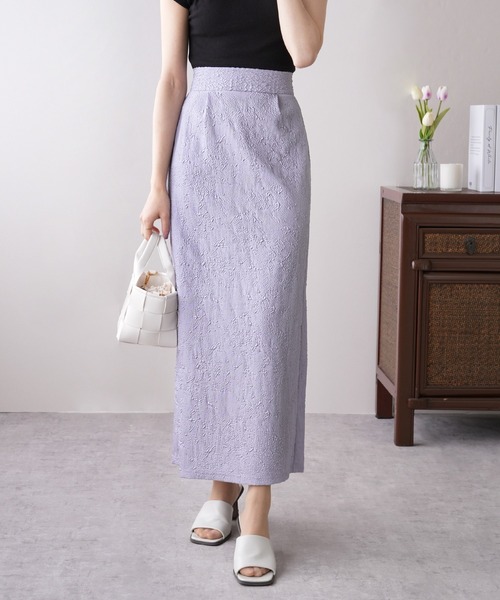 IAMUSE（アイアミューズ）の「【1枚で格上コーデの完成。】フラワーふくれジャガード ナロースカート S0886【IAMUSE】（スカート・レディース・ブラック/パープル/グリーン/アイボリー・FREE）」の8枚目の写真