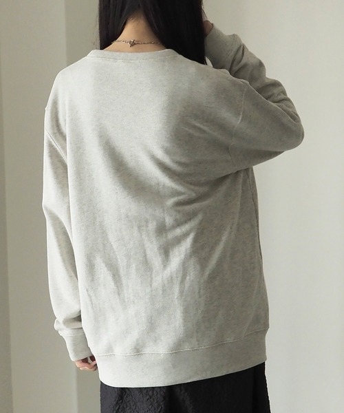 Riberry（リベリー）の「カレッジロゴスウェット（スウェット・レディース・ホワイト×ブラック/ホワイト×グリーン/グレー系その他/グレー系その他2/ネイビー×ホワイト・X-LARGE）」の6枚目の写真