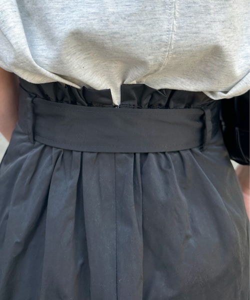 feepur（フェピュール）の「【TALLサイズあり】ベルテッドナイロンワークフレアスカート（スカート・レディース・カーキ/ブラック・MEDIUM/TALL）」の19枚目の写真