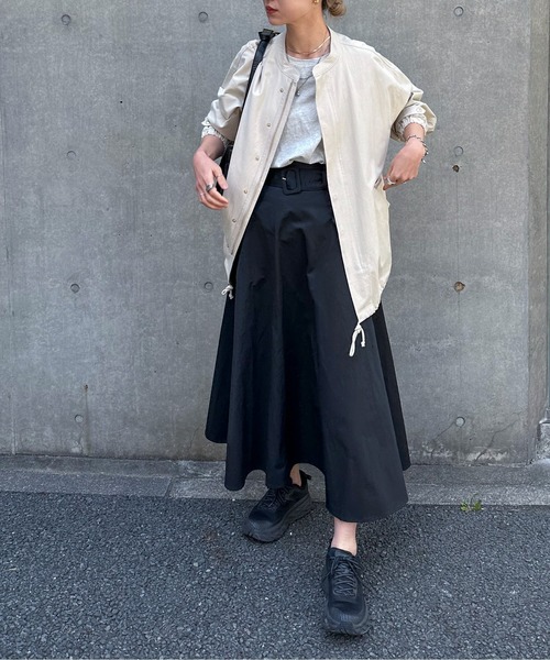 feepur（フェピュール）の「【TALLサイズあり】ベルテッドナイロンワークフレアスカート（スカート・レディース・カーキ/ブラック・MEDIUM/TALL）」の13枚目の写真