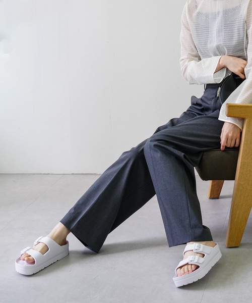 AmiAmi(アミアミ)の「軽量コンフォートダブルベルトサンダル/シャワー厚底サンダル(サンダル・レディース・ブラック/ホワイト・36/37/38/39/40)」の15枚目の写真