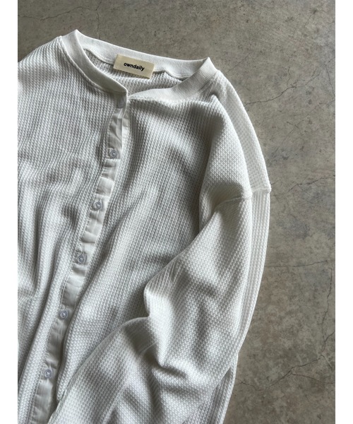 owndaily(オンデイリー)の「シアールーズワッフルシャツ(Tシャツ/カットソー・レディース・ホワイト/ネイビー・FREE)」の18枚目の写真