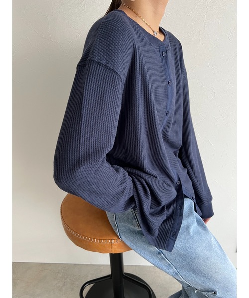 owndaily(オンデイリー)の「シアールーズワッフルシャツ(Tシャツ/カットソー・レディース・ホワイト/ネイビー・FREE)」の10枚目の写真