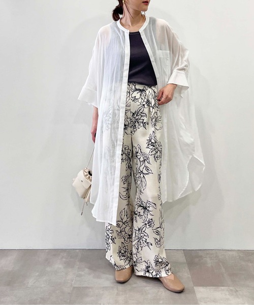 LUGIVA(ルギヴァ)の「綿ボイルロングブラウス(シャツ/ブラウス・レディース・ベージュ/ブラック/オフホワイト・M)」の2枚目の写真