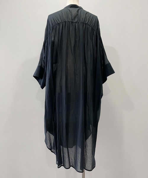 LUGIVA(ルギヴァ)の「綿ボイルロングブラウス(シャツ/ブラウス・レディース・ベージュ/ブラック/オフホワイト・M)」の18枚目の写真