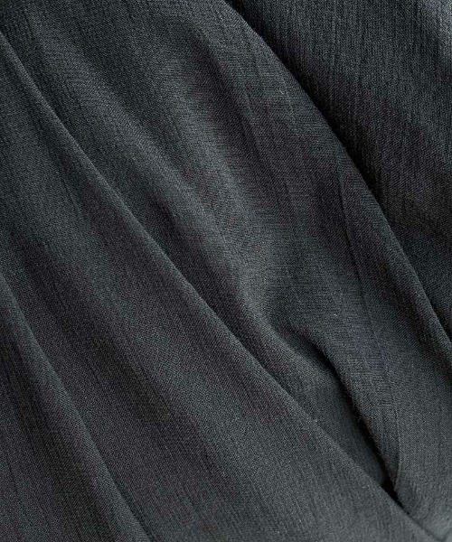 LUGIVA(ルギヴァ)の「綿ボイルロングブラウス(シャツ/ブラウス・レディース・ベージュ/ブラック/オフホワイト・M)」の5枚目の写真