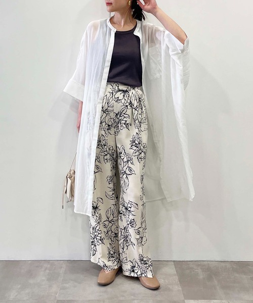 LUGIVA(ルギヴァ)の「綿ボイルロングブラウス(シャツ/ブラウス・レディース・ベージュ/ブラック/オフホワイト・M)」の9枚目の写真