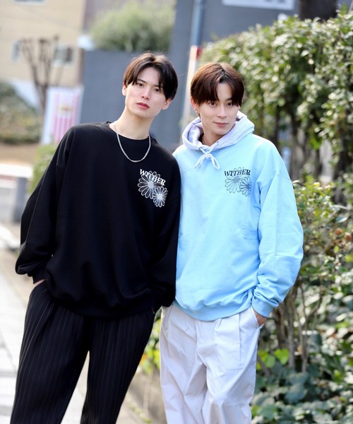 ROOPTOKYO（ループトウキョウ）の「フラワープリントスウェット オーバーサイズ ワンポイント コラボ（スウェット・メンズ・ホワイト/ブラック/ブルー・M/L）」の6枚目の写真