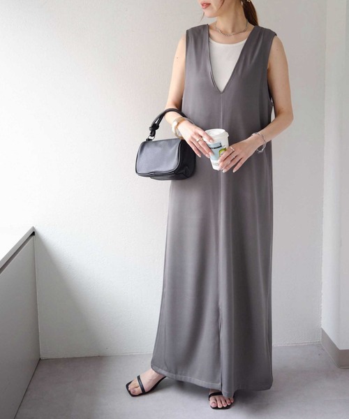 DISCOAT（ディスコート）の「《新色追加》【WEB限定】前後2wayUネックジャンスカ（ジャンパースカート・レディース・グレイッシュベージュ/ブラック/グレー・FREE）」の3枚目の写真