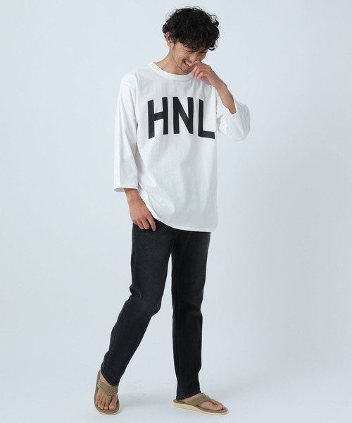URBAN ISLAND SOCIETY(アーバンアイランドソサエティ)の「【URBAN ISLAND SOCIETY(アーバンアイランドソサエティ)】HNL 7部袖Tシャツ(Tシャツ/カットソー・メンズ・ホワイト/ブラック/ブルー・MEDIUM/LARGE)」の4枚目の写真
