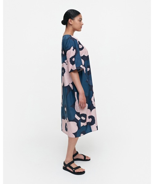 marimekko（マリメッコ）の「Unikko / Agnete cotton poplin dress（ワンピース・レディース・ネイビー・40/42/38/34/36）」の7枚目の写真