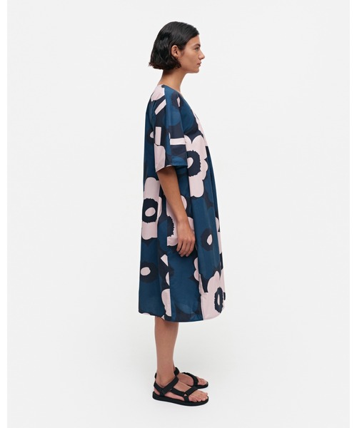 marimekko（マリメッコ）の「Unikko / Agnete cotton poplin dress（ワンピース・レディース・ネイビー・40/42/38/34/36）」の3枚目の写真