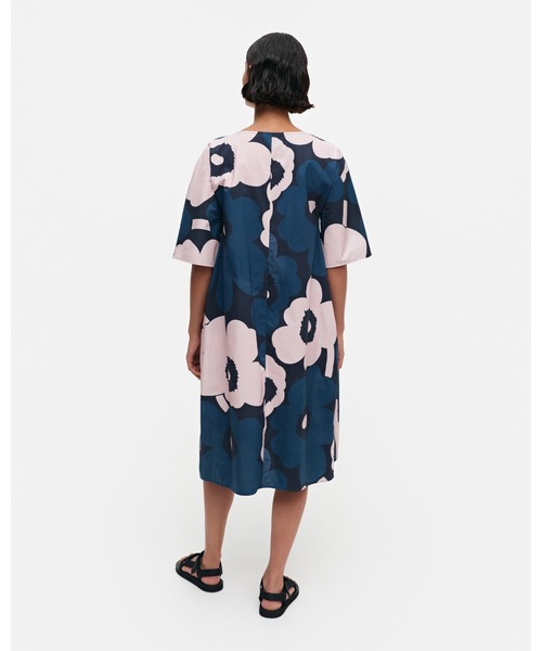 marimekko（マリメッコ）の「Unikko / Agnete cotton poplin dress（ワンピース・レディース・ネイビー・40/42/38/34/36）」の4枚目の写真