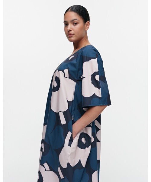 marimekko（マリメッコ）の「Unikko / Agnete cotton poplin dress（ワンピース・レディース・ネイビー・40/42/38/34/36）」の9枚目の写真