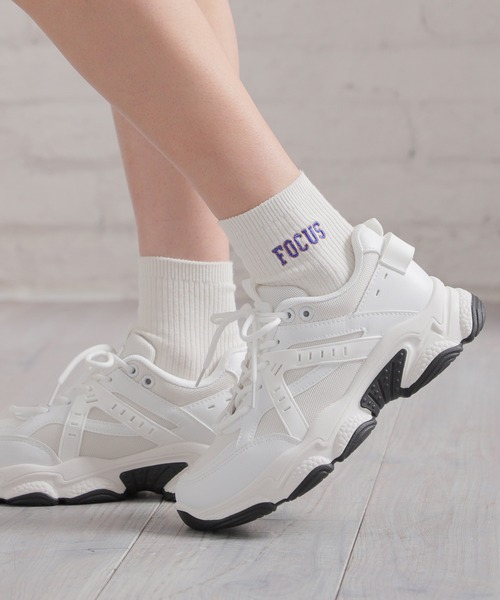 Honeys（ハニーズ）の「厚底ソールスニーカー（スニーカー・レディース・グレー/ブラック/アイボリー/ホワイト/ライトグレー・S/M/L/LL）」の2枚目の写真