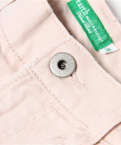 earth music&ecology（アースミュージックアンドエコロジー）の「カラーデニムショートパンツ（デニムパンツ・レディース・イエロー/ピンク/オフホワイト・MEDIUM/SMALL/LARGE）」の11枚目の写真