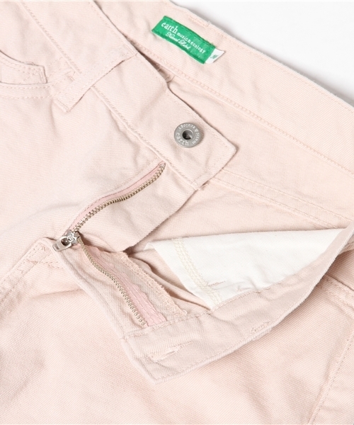 earth music&ecology（アースミュージックアンドエコロジー）の「カラーデニムショートパンツ（デニムパンツ・レディース・イエロー/ピンク/オフホワイト・MEDIUM/SMALL/LARGE）」の13枚目の写真