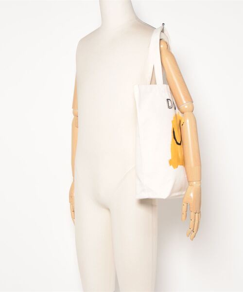 Ben Lenovitz(ベンレノビッツ)の「Handwriting Tote(トートバッグ・メンズ・ブラウン系その他5/ブルー系その他5/ブルー系その他/ブラウン系その他/ブルー系その他2/ブルー系その他4/ブラウン系その他2/ブラウン系その他4/ブラウン系その他3/ブルー系その他3/ブラック系その他・FREE)」の16枚目の写真