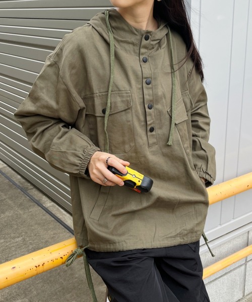 CLEA（クレア）の「ミリタリーオーバーサイズアノラックパーカー（パーカー・レディース・ブラック/カーキ・FREE）」の13枚目の写真
