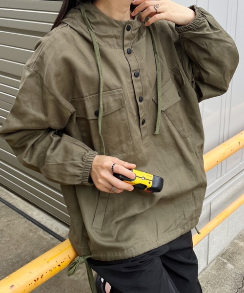 CLEA（クレア）の「ミリタリーオーバーサイズアノラックパーカー（パーカー・レディース・ブラック/カーキ・FREE）」の7枚目の写真