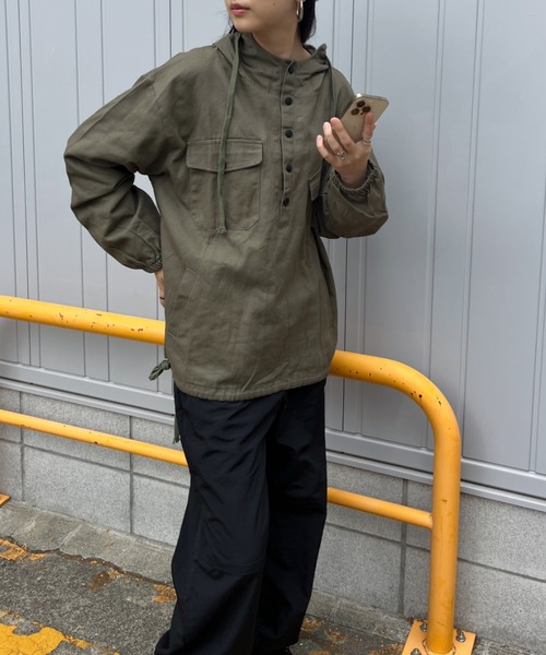 CLEA（クレア）の「ミリタリーオーバーサイズアノラックパーカー（パーカー・レディース・ブラック/カーキ・FREE）」の9枚目の写真