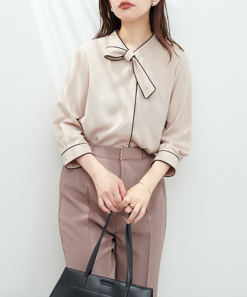 natural couture(ナチュラルクチュール)の「WEB限定 / ねじり配色ボウタイブラウス(シャツ/ブラウス・レディース・ベージュ/ラベンダー/サックスブルー/ブルー/ピンクベージュ・FREE)」の21枚目の写真